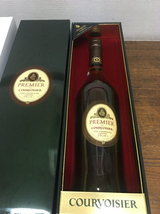 ブランデー クルボアジェ （お酒）の商品画像 - 査定依頼日：2025年5月19日 - 最高査定価格：15,000円