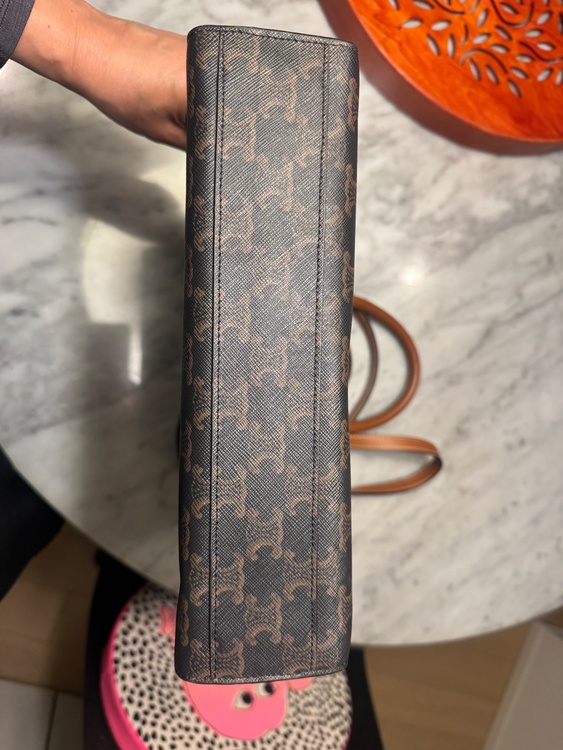 セリーヌ  （ブランドバッグ）の商品画像 - 査定依頼日：2025年12月5日 - 最高査定価格：100,000円