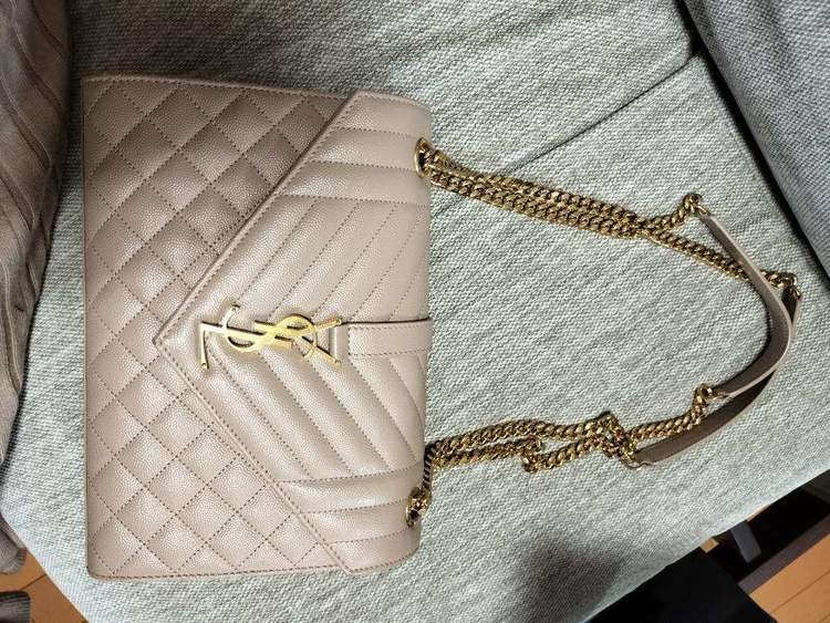 イブサンローラン  （ブランドバッグ）の商品画像 - 査定依頼日：2023年11月10日 - 最高査定価格：165,000円