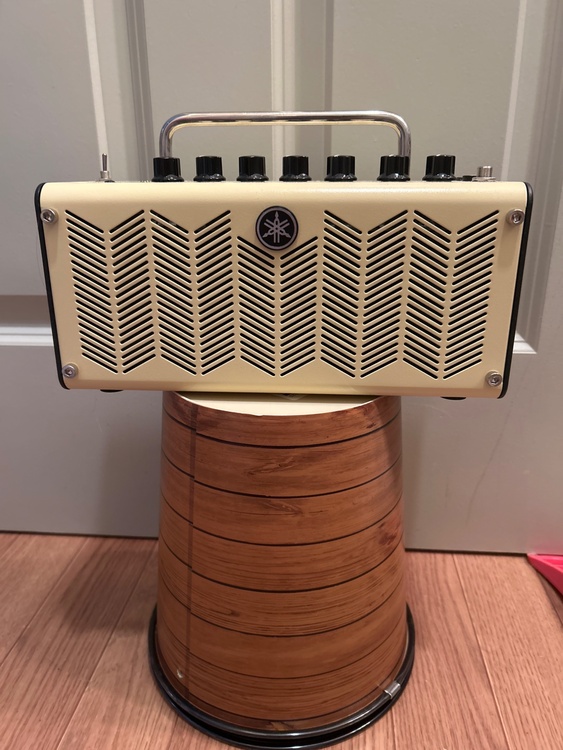 YAMAHA ギターアンプ THR5 T328485QS（ピアノ・楽器・PA機材）の商品画像 - 査定依頼日：2026年5月14日 - 最高査定価格：5,200円