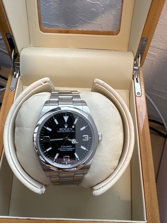 ロレックス エクスプローラー 214270（高級時計）の商品画像 - 査定依頼日：2025年9月25日 - 最高査定価格：1,080,000円