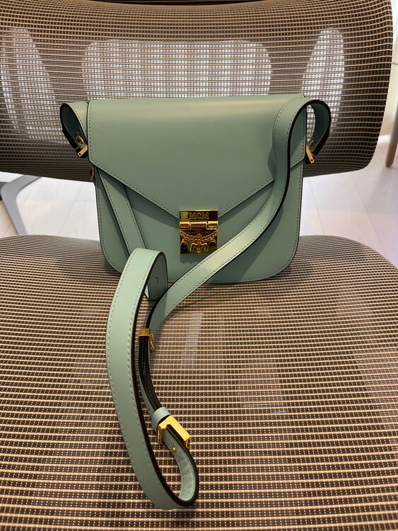 忘れてました（ブランドバッグ）の商品画像 - 査定依頼日：2025年5月10日 - 最高査定価格：7,500円