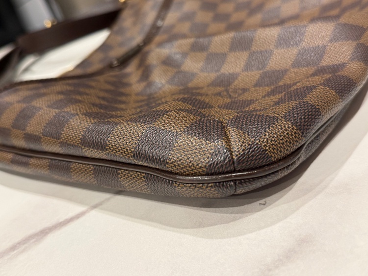 ダミエ・エベヌ ブルームズベリPM ショルダーバッグ（ブランドバッグ）の商品画像 - 査定依頼日：2025年11月19日 - 最高査定価格：120,000円