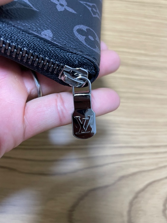 ジッピーウォレット ヴェルティカル モノグラム エクリプス（ブランド財布・小物）の商品画像 - 査定依頼日：2025年8月14日 - 最高査定価格：45,000円