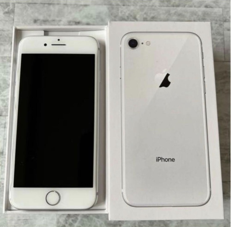 iPhone8 シルバー　64GB SIMフリー（スマホ）の商品画像 - 査定依頼日：2026年7月28日 - 最高査定価格：2,500円