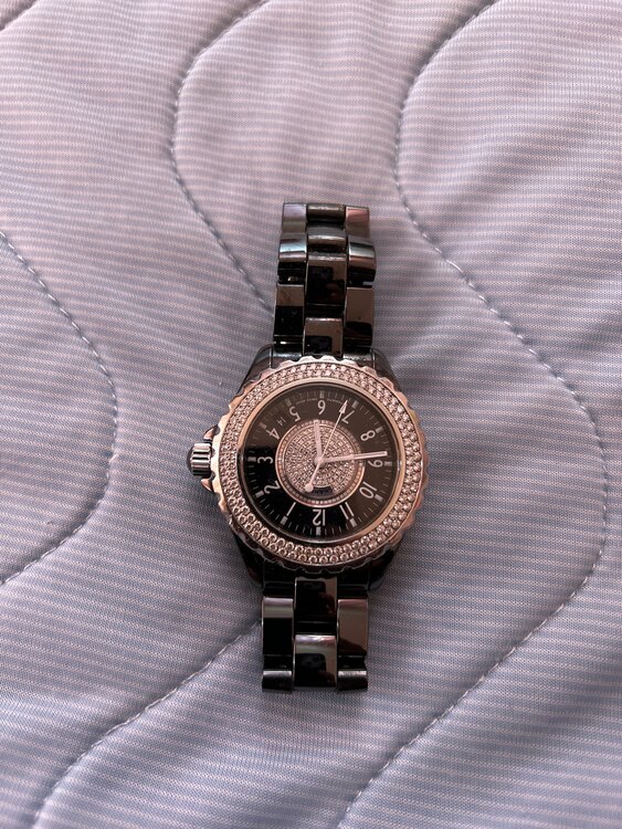 シャネル J12 （高級時計）の商品画像 - 査定依頼日：2025年5月8日 - 最高査定価格：650,000円