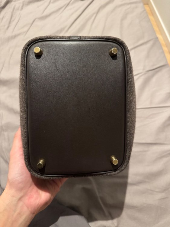 ピコタンロック　フェルト（ブランドバッグ）の商品画像 - 査定依頼日：2025年11月2日 - 最高査定価格：300,000円