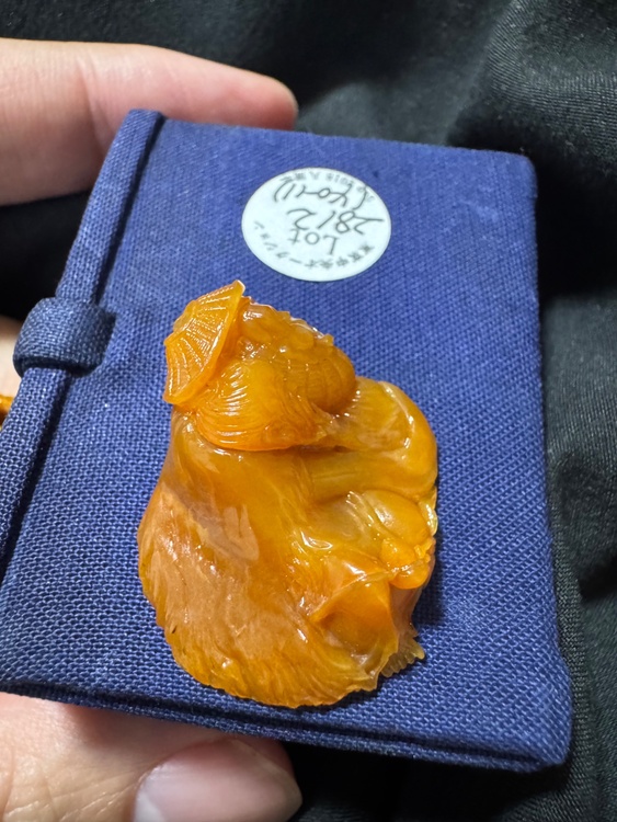 田黄　彫刻石　置物　（美術品・骨董品）の商品画像 - 査定依頼日：2026年1月25日 - 最高査定価格：5,000円