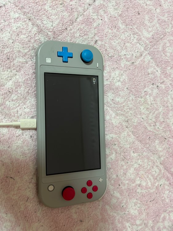 Nintendo Switch Lite本体 ザシアン・ザマゼンタ（ゲーム機本体・ゲームソフト）の商品画像 - 査定依頼日：2023年5月19日 - 最高査定価格：11,000円