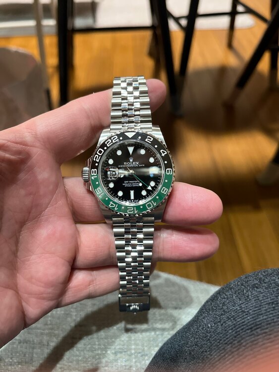 ロレックス GMTマスター 126720VTNr（高級時計）の商品画像 - 査定依頼日：2025年2月22日 - 最高査定価格：2,750,000円