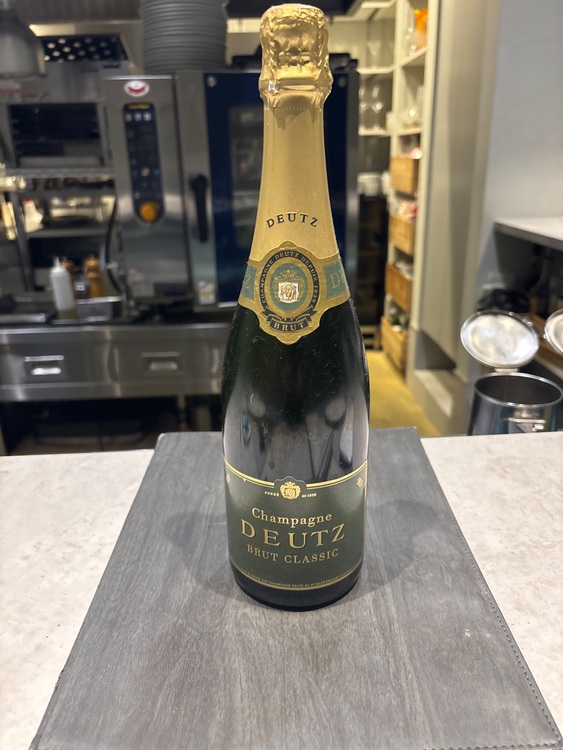 シャンパン サロン （お酒）の商品画像 - 査定依頼日：2025年11月10日 - 最高査定価格：329,500円