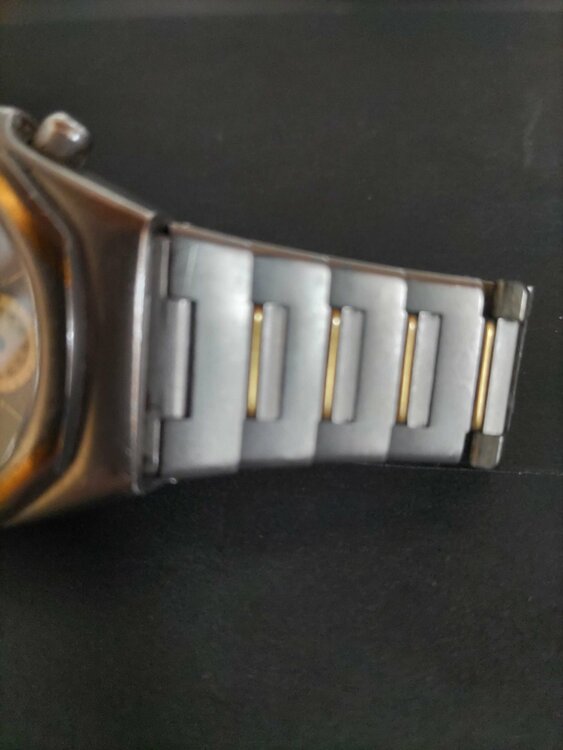 タグホイヤー その他 クロノグラフ 225.206 デイト 100m防水 黒 ブラック TI チタン（高級時計）の商品画像 - 査定依頼日：2026年1月21日 - 最高査定価格：70,000円