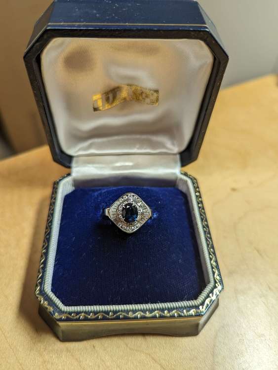 サファイアの指輪（宝石）の商品画像 - 査定依頼日：2023年4月8日 - 最高査定価格：450,000円