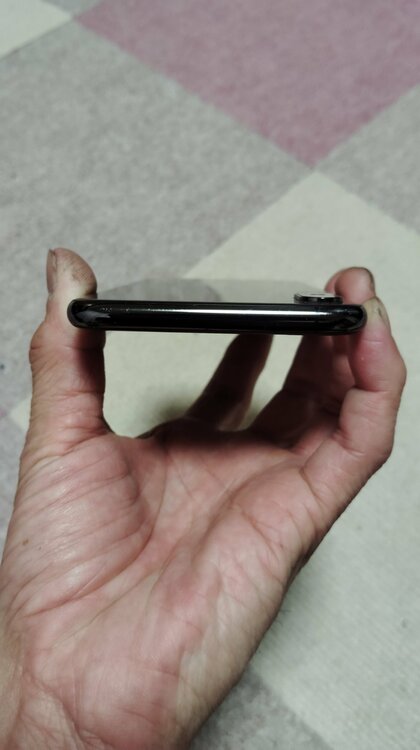 iPhoneXS Max 256GB au（スマホ）の商品画像 - 査定依頼日：2026年3月27日 - 最高査定価格：13,000円