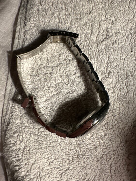 ロレックス デイトナ 1652（高級時計）の商品画像 - 査定依頼日：2025年2月5日 - 最高査定価格：4,000,000円