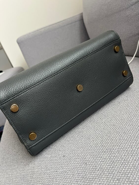 イブサンローラン  （ブランドバッグ）の商品画像 - 査定依頼日：2025年3月5日 - 最高査定価格：150,000円