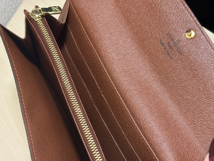 ポルトフォイユサラ（ブランド財布・小物）の商品画像 - 査定依頼日：2025年9月12日 - 最高査定価格：15,000円