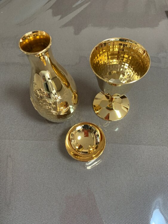 黄金和洋酒器セット（金・貴金属）の商品画像 - 査定依頼日：2025年4月17日 - 最高査定価格：7,000,000円