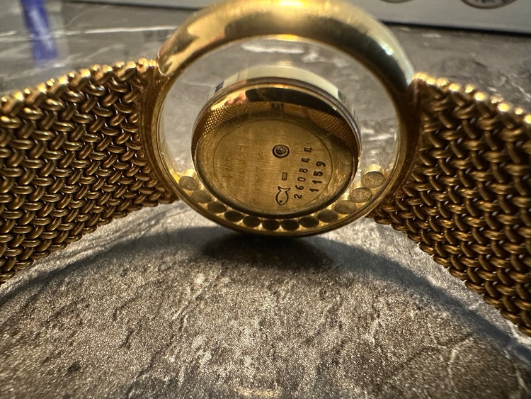 ショパール ハッピーダイヤモンド （高級時計）の商品画像 - 査定依頼日：2025年10月9日 - 最高査定価格：1,100,000円