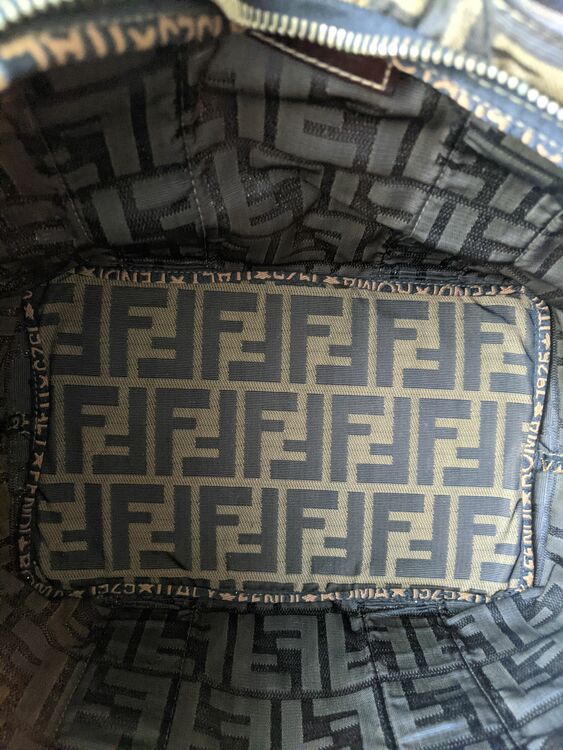 フェンディ  （ブランドバッグ）の商品画像 - 査定依頼日：2025年9月8日 - 最高査定価格：40,000円