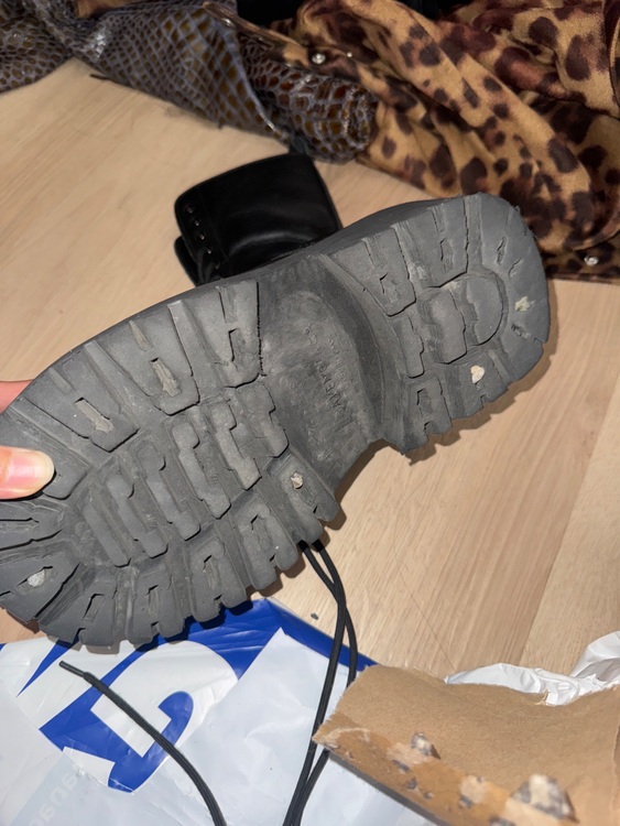 バレンシアガ  （ブランドバッグ）の商品画像 - 査定依頼日：2025年11月23日 - 最高査定価格：28,000円