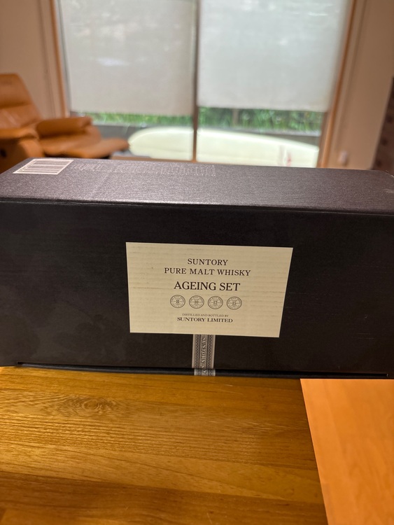 サントリーピュアモルトウイスキー　エイジングセット（お酒）の商品画像 - 査定依頼日：2025年6月3日 - 最高査定価格：20,000円