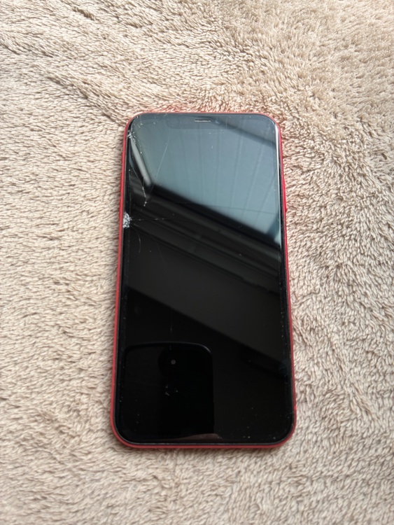 iPhone11 128GB docomo（スマホ）の商品画像 - 査定依頼日：2026年3月30日 - 最高査定価格：15,000円