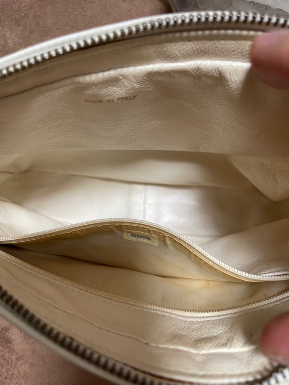 フリンジチェーンショルダー　白（ブランドバッグ）の商品画像 - 査定依頼日：2026年1月23日 - 最高査定価格：49,500円