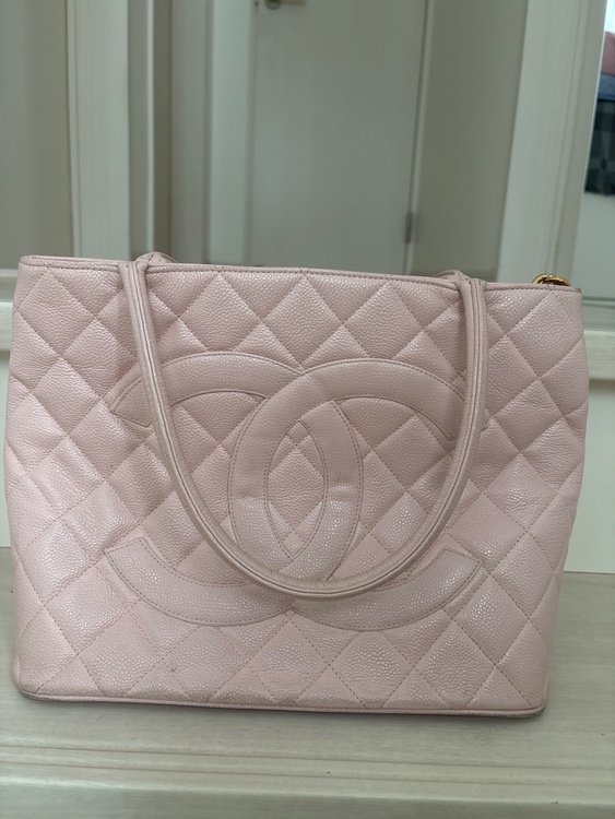 CHANEL 復刻トート　ピンク（金・貴金属）の商品画像 - 査定依頼日：2026年9月11日 - 最高査定価格：250,000円