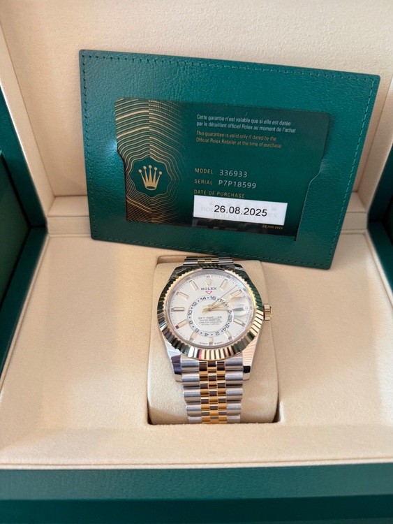 ロレックス スカイドゥエラー 33693（高級時計）の商品画像 - 査定依頼日：2025年8月26日 - 最高査定価格：3,400,000円