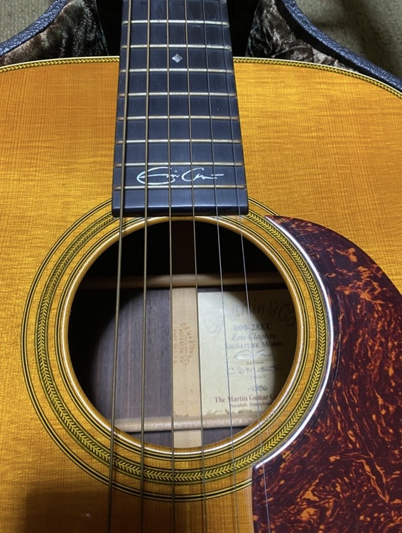 ①Martin OOO-28EC Eric Clapton Signature （ピアノ・楽器・PA機材）の商品画像 - 査定依頼日：2026年3月30日 - 最高査定価格：330,000円