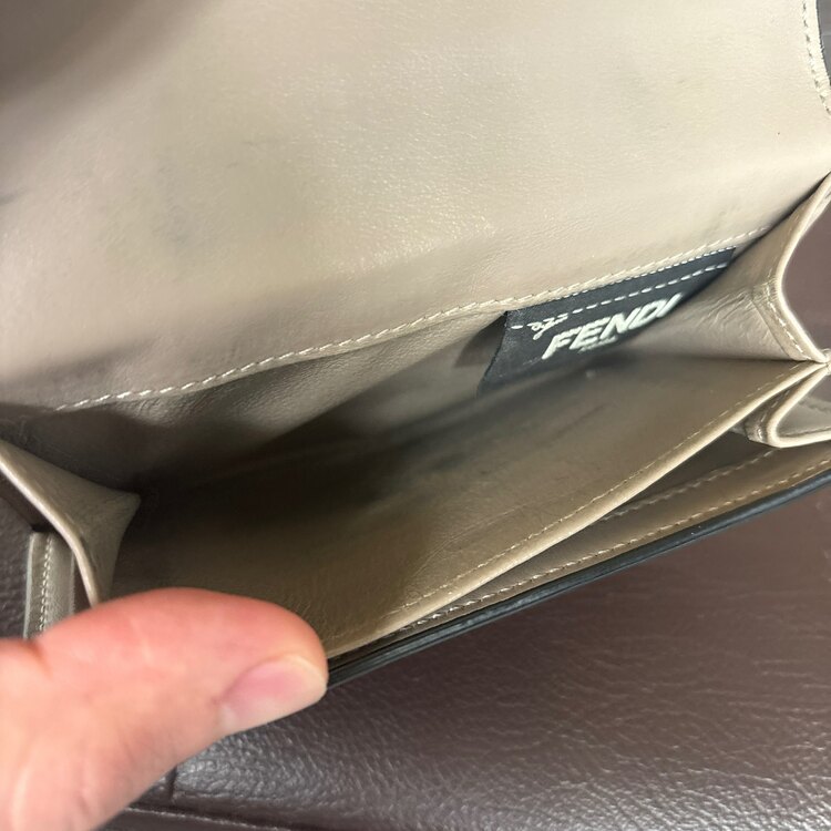 フェンディ  （ブランドバッグ）の商品画像 - 査定依頼日：2025年4月20日 - 最高査定価格：20,000円