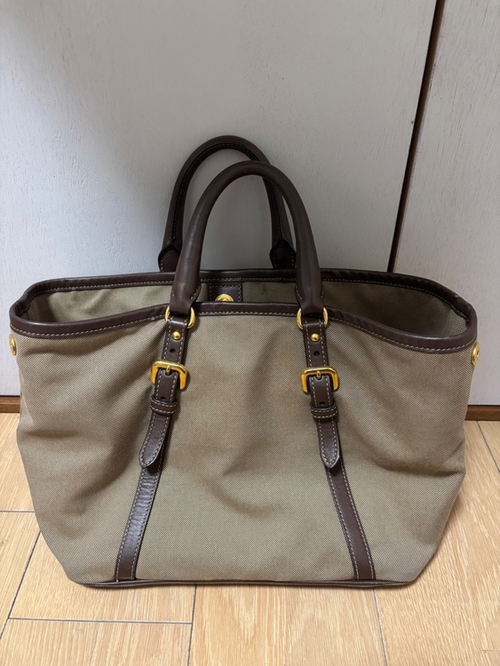 プラダ  （ブランドバッグ）の商品画像 - 査定依頼日：2026年1月21日 - 最高査定価格：16,000円