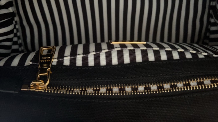 プラダ  （ブランドバッグ）の商品画像 - 査定依頼日：2025年6月28日 - 最高査定価格：80,000円