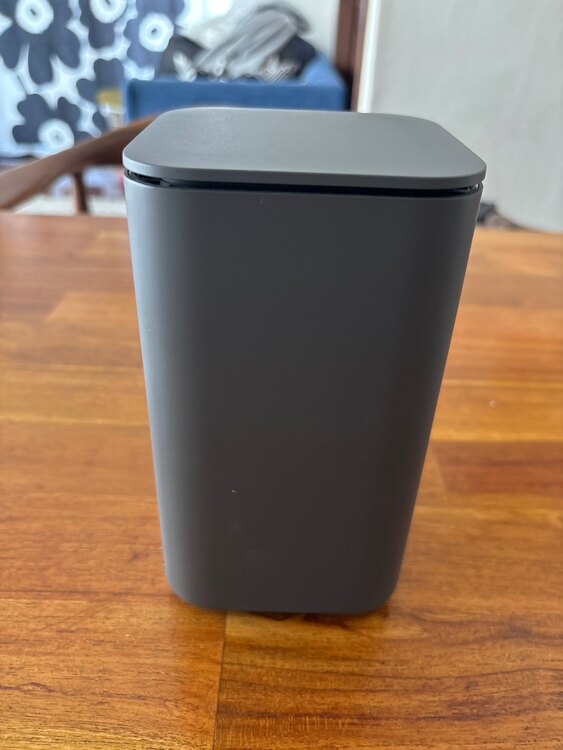 docomo home5G HR01 ダークグレー（家電）の商品画像 - 査定依頼日：2025年4月11日 - 最高査定価格：4,000円