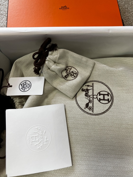 pm エトゥープ　シルバー金具（ブランドバッグ）の商品画像 - 査定依頼日：2026年7月11日 - 最高査定価格：780,000円