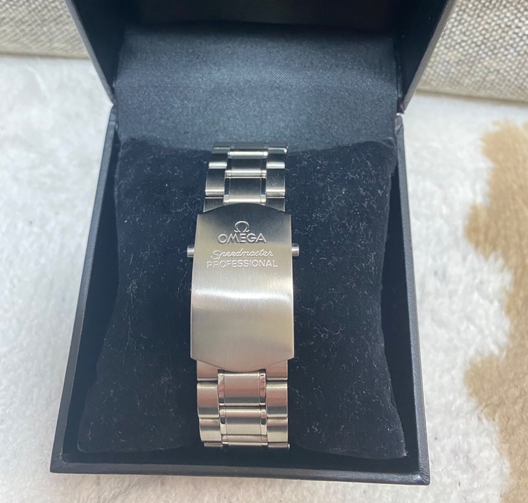 OMEGA Speedmaster Professional（オメガ スピードマスター プロフェッショナル）手巻き　ムーンウォッチ（高級時計）の商品画像 - 査定依頼日：2026年9月9日 - 最高査定価格：720,000円