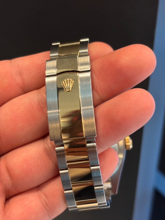 ロレックス スカイドゥエラー 326933（高級時計）の商品画像 - 査定依頼日：2025年9月3日 - 最高査定価格：2,700,000円