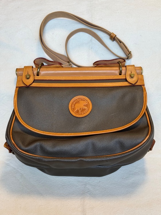ハンティングワールド　カバン（古着・ファッション）の商品画像 - 査定依頼日：2025年6月6日