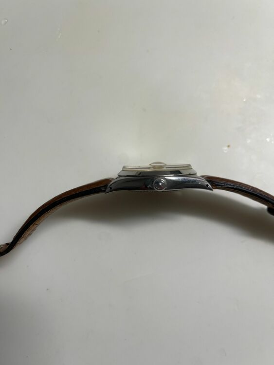 ロレックス その他 669（高級時計）の商品画像 - 査定依頼日：2025年9月28日 - 最高査定価格：350,000円