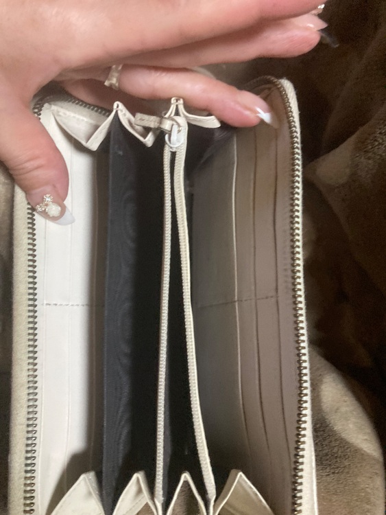 わからない！（ブランド財布・小物）の商品画像 - 査定依頼日：2025年11月20日 - 最高査定価格：12,000円