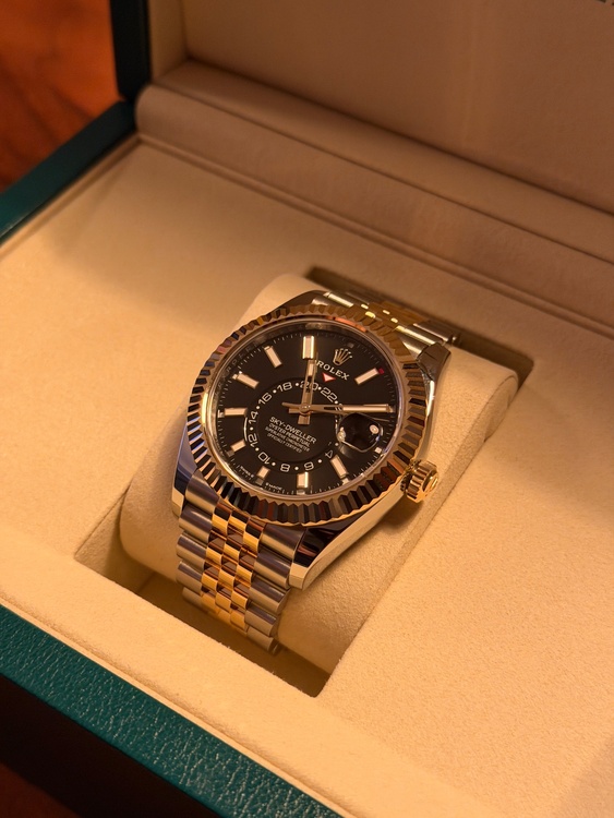 ロレックス スカイドゥエラー 336933（高級時計）の商品画像 - 査定依頼日：2026年1月21日 - 最高査定価格：3,850,000円