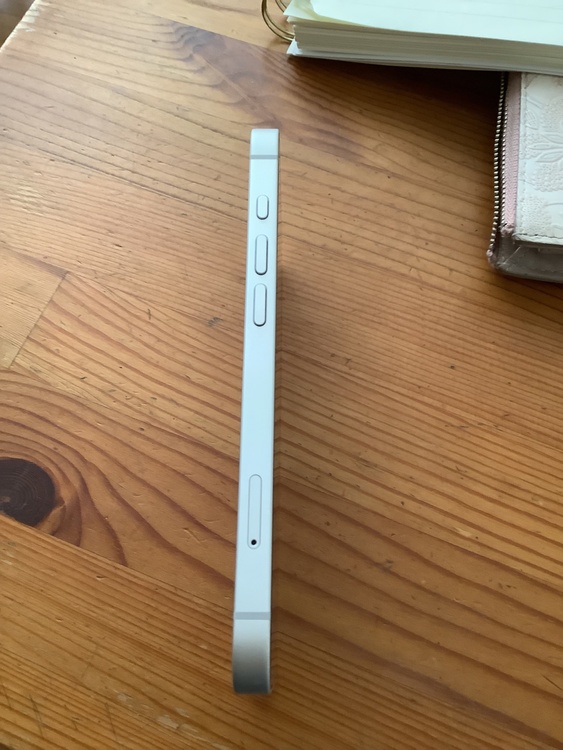 iPhone 16e 128GB SIMフリー（スマホ）の商品画像 - 査定依頼日：2026年4月6日 - 最高査定価格：65,000円