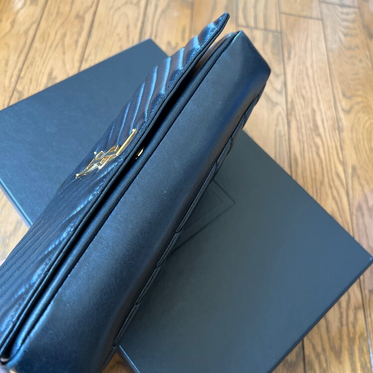 イブサンローラン  （ブランドバッグ）の商品画像 - 査定依頼日：2025年4月15日 - 最高査定価格：130,000円