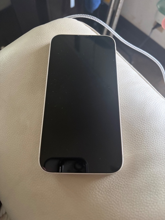iPhone 13 128GB docomo（スマホ）の商品画像 - 査定依頼日：2026年5月8日 - 最高査定価格：40,000円