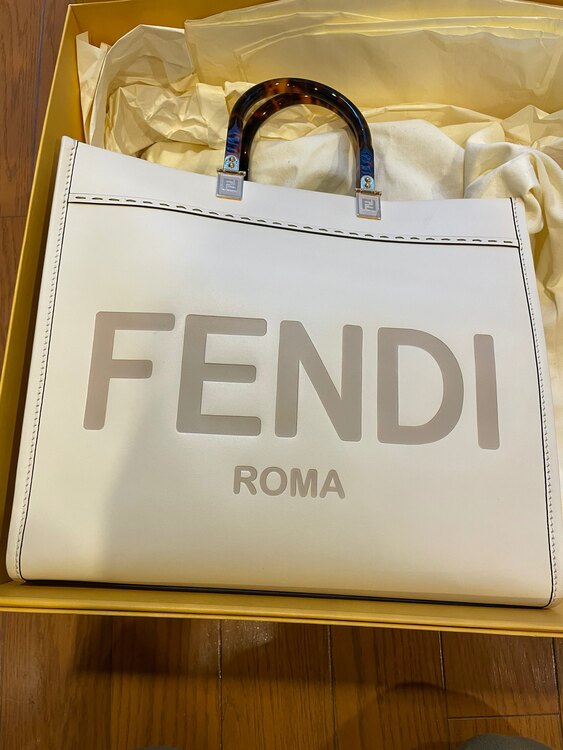 フェンディ  （ブランドバッグ）の商品画像 - 査定依頼日：2025年2月15日 - 最高査定価格：200,000円