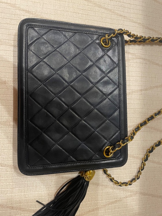 マトラッセ フリンジ GD金具 レザー チェーンショルダーバッグ シャネル（ブランドバッグ）の商品画像 - 査定依頼日：2025年9月15日 - 最高査定価格：120,000円