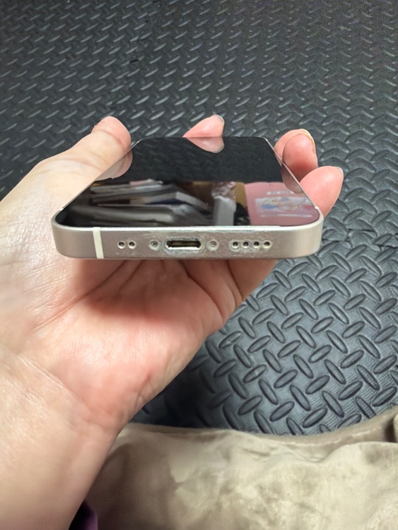 iPhone13mini（スマホ）の商品画像 - 査定依頼日：2026年1月27日 - 最高査定価格：31,000円