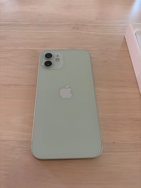 iPhone iPhone 12 64GB SIMフリー（スマホ）の商品画像 - 査定依頼日：2026年6月16日 - 最高査定価格：20,000円