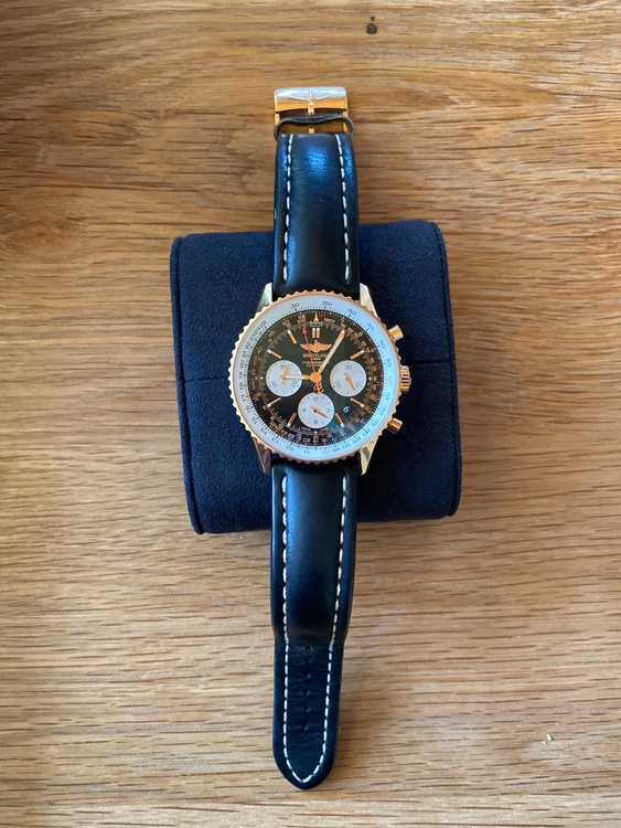 ナビタイマー01（高級時計）の商品画像 - 査定依頼日：2026年4月24日 - 最高査定価格：1,600,000円